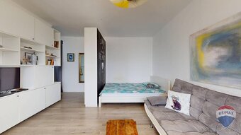 NA PREDAJ 1-izbový byt v Trenčíne, 38 m2 s výhľadom na hrad - 2