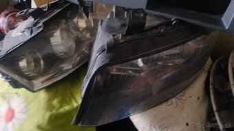Predam predne svetla audi A4 b6 - 2