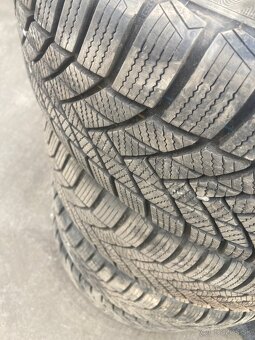 Zanovne zimné pneu 205/55 R16 - 2