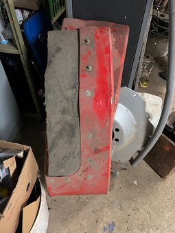 Predám predné blatníky zo zetora 7745 - 2