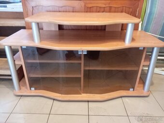Stolík pod televízor - 2