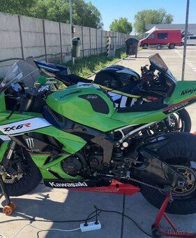 Kawasaki ZX6R - 2