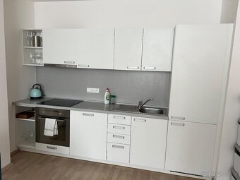 Biela Kuchynska Linka + Spotrebice Whirlpool - 2