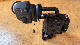 Canon EOS C300 Mark III - 2