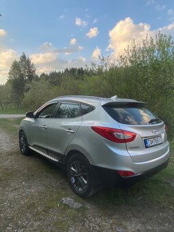 SUV Hyunda ix35 - 2