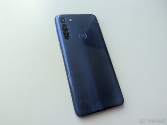 Motorola G8 v TOP stave - 2