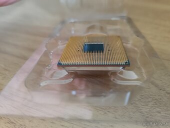 Rezervovaný - Predám procesor Ryzen 7 5800X - 2