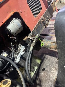 Predám bočný uchyt na orezevač - 2