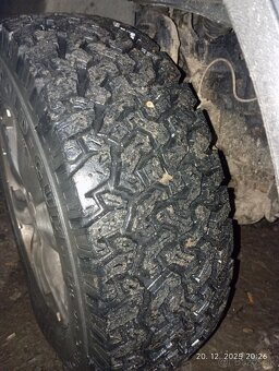 Kolesa Navara D40 - 2