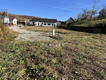 Veľký pozemok v centre obce Ďurďoš - 2