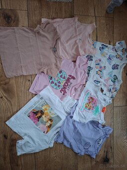 Šaty, tričko, pyžamo, tepláky 104 - 2