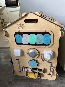 Predám drevený Montesori domček - 2