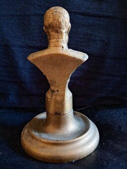 Busta Franz Josef - 2