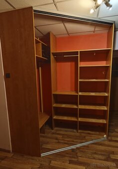 Vstavaná skriňa - 2