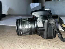 Predám Nikon D5600 fotoaparát komplet - 2