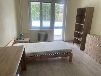 Ponúkame na predaj zrekonštruovaný 3-izbový byt s balkónom n - 2