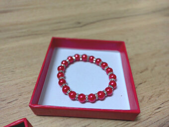 náramok korálky na gumičke v ozdobnej krabičke REZERVOVANY - 2
