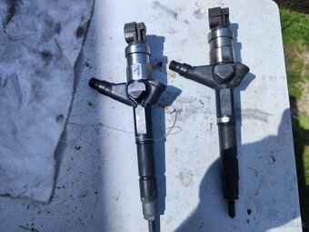 vstrekovace nissan - 2