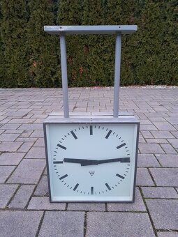 HODINY DVOJITE OBOJSTRANE PAGOTRON 60V - - 2