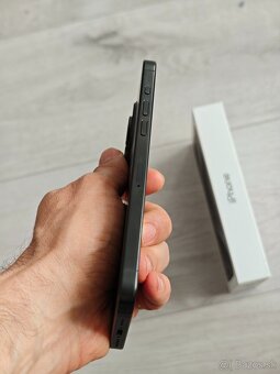 Predám iPhone 15 Pro Max 256GB - Black Titanium - 2