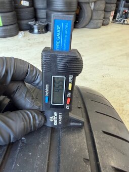245/35 r20 - 2