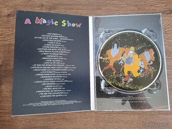 Queen - Live at Wembley stadium - 2