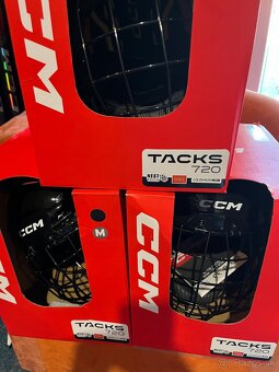Prilba CCM Tacks 720 combo - 2