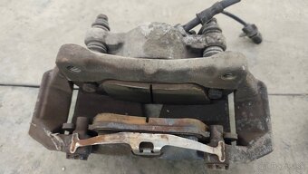 Predne brzdy Audi A4 B8 2.0 tfsi - 2