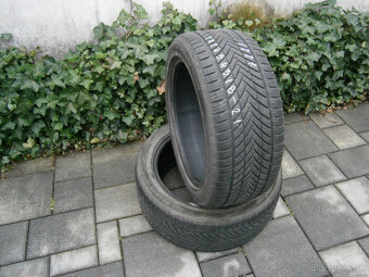 Predám 4x celorokčné pneu 245/45 R18 100YXL - 2