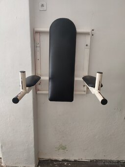 Bradla na stenu - 2
