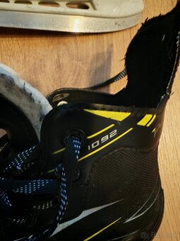 Korcule CCM 1092 vel. 33 - 2