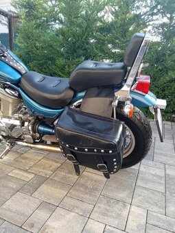 Suzuki Intruder VS800 - 2