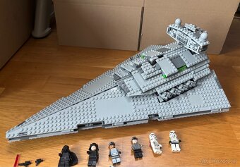 LEGO Star Wars 75055 - Imperial Star Destroyer - 2