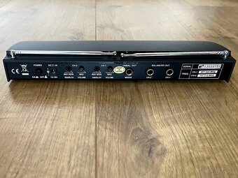 Sekaku WR‑202R – dvojkanálový bezdrôtový mikrofónny set s VX - 2