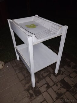 Prebaľovací pult - 2