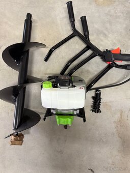 Predám benzínový vrták do zeme +25x80cm vrták - 2