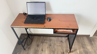 Pracovny stolik - 2