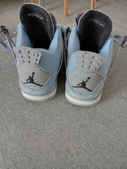 Jordan 4 Retro University Blue - 2