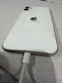 iPhone 11 biely 128 gb - 2