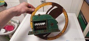 Rezačka trávy a žihľavy, ručná, malá - 2