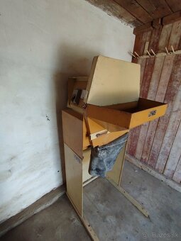 Šrotovník kladivkový - 2