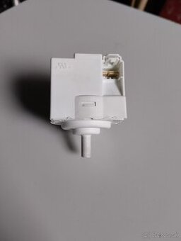 Hladinovy spinac - 2