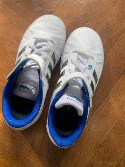 Predám chlapčenské adidas botasky č 32 - 2