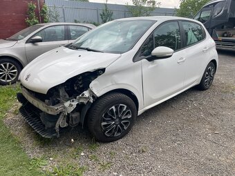 Peugeot 208 1.0i, r.2015, klima - 2