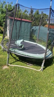 Darujem trampolinu - 2