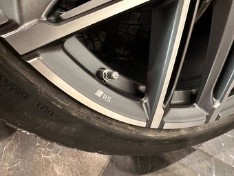 original kola Audi RSQ8 RS sQ8 q8 r23 4M8601025BJ - 2