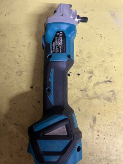 Makita DGA511-NEFUNKČNÁ - 2