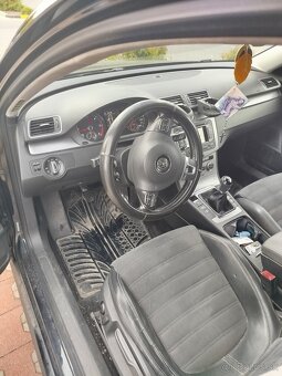 Volkswagen Passat B7 1.6 tdi 77kwVariant - 2