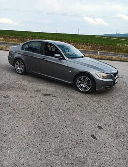 Predám bmw e90 318d facelift - 2