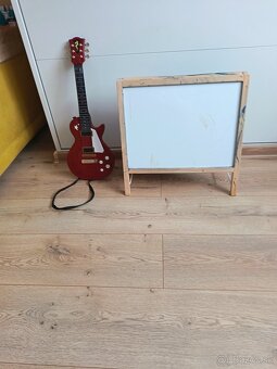 Detská tabuľa a gitara - 2
